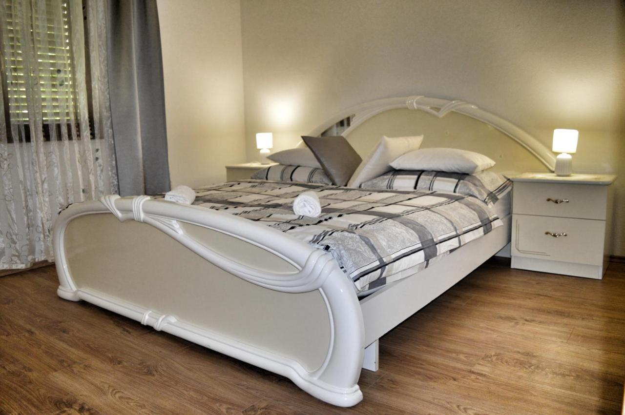 Apartment Nikolic Kaštela Eksteriør billede