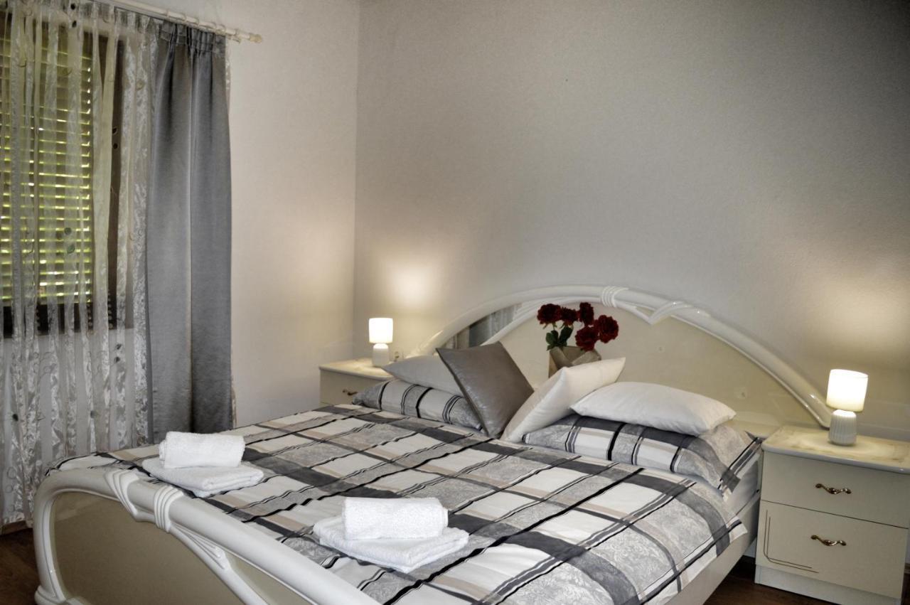 Apartment Nikolic Kaštela Eksteriør billede