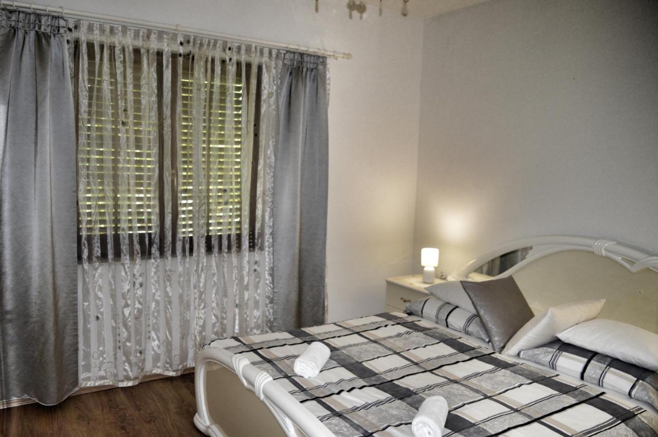 Apartment Nikolic Kaštela Eksteriør billede